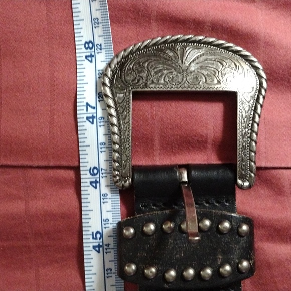 Banana Republic Leather Studded Belt EUC Size Extra Large - Picture 4 of 8